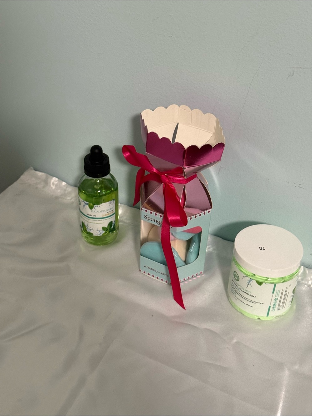 Aminnah Bundle includes “eucalyptus mint” body oil & whipped foaming soap! - Picture 2 of 6